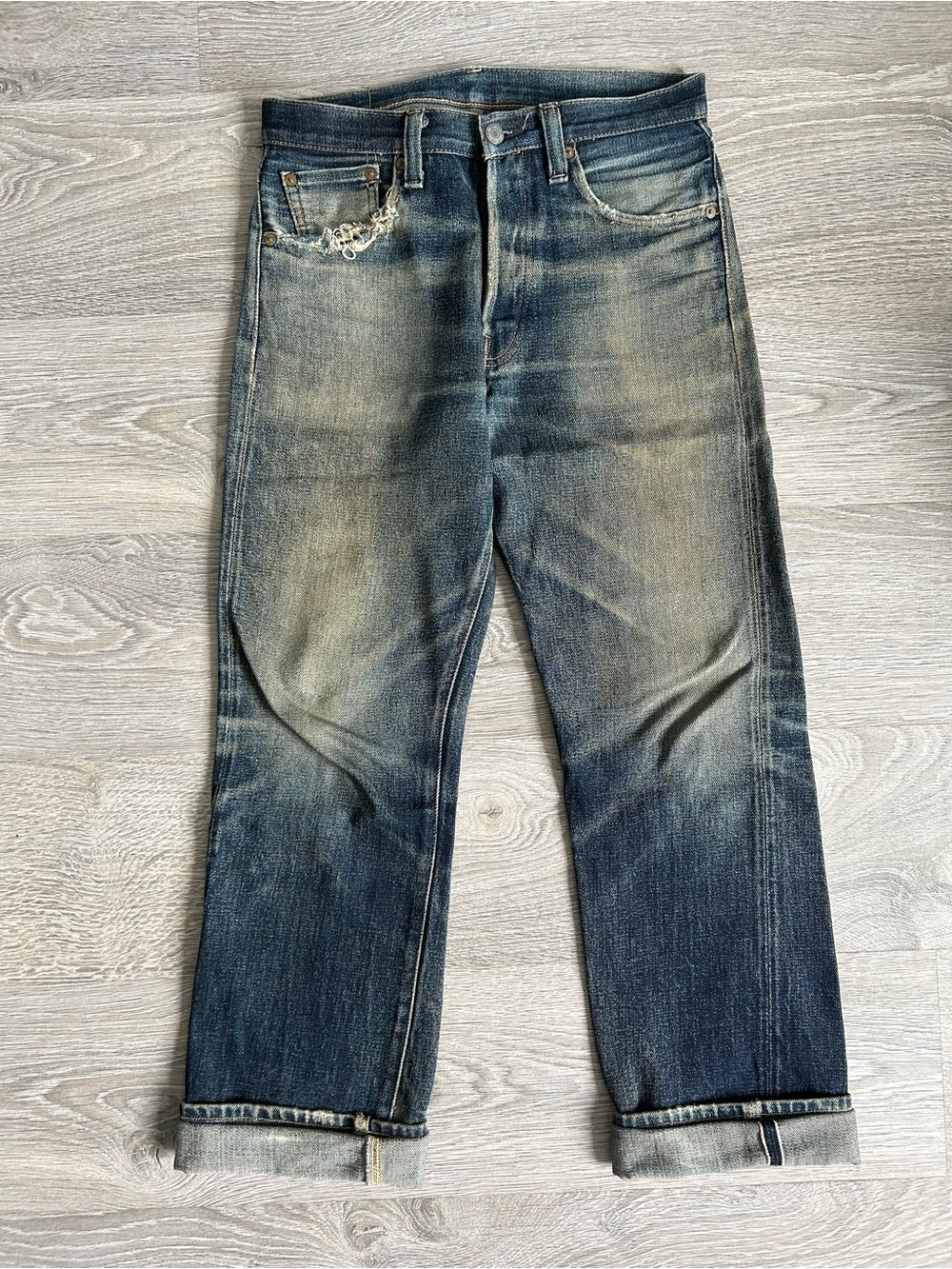 Rare 00s LVC J22 Factory 47501 Faded
Distressed jeans